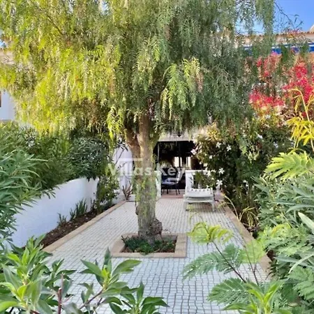 Apartament Authentic 2-bedroom House At Meia
