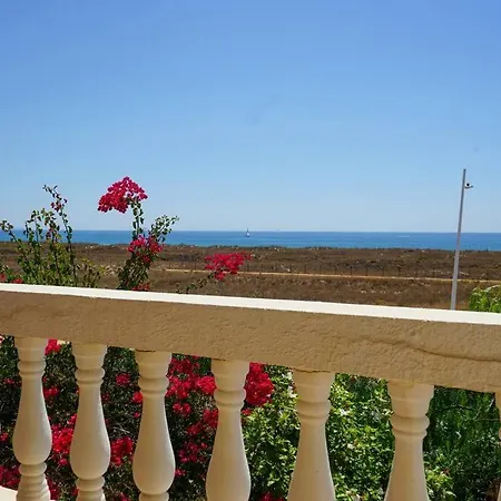 Authentic 2-bedroom House At Meia Apartament *