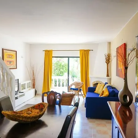 Authentic 2-bedroom House At Meia *