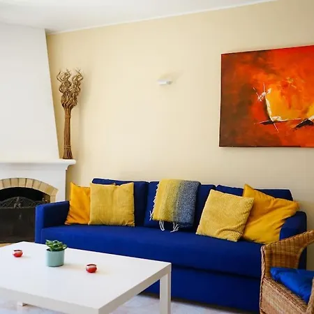 Authentic 2-bedroom House At Meia